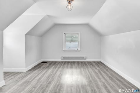 8 River Road East Haven CT 06512
