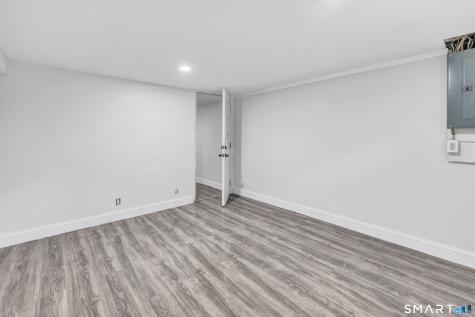 8 River Road East Haven CT 06512