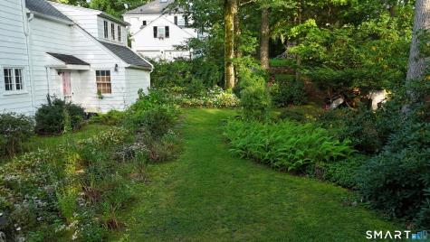 51 Millbrook Road North Haven CT 06473