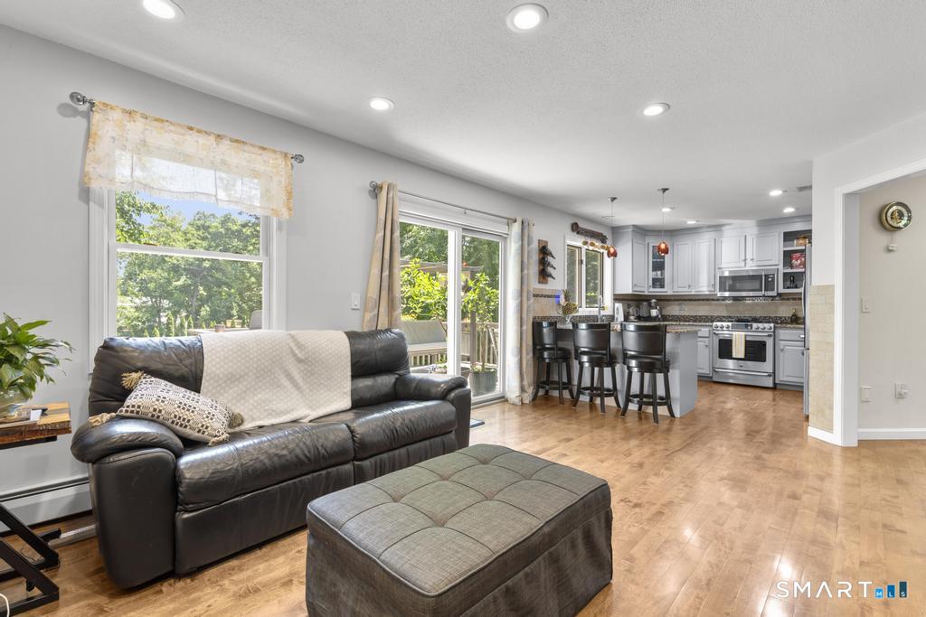 2 Brickham Way Burlington CT 06013