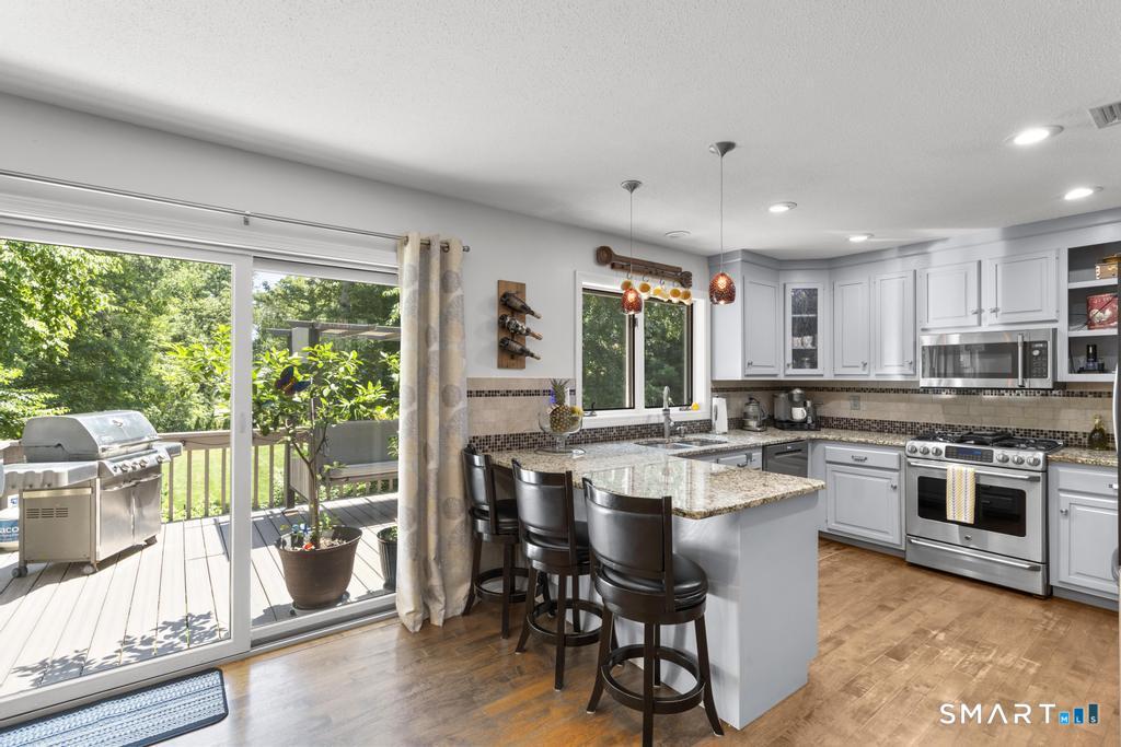 2 Brickham Way Burlington CT 06013
