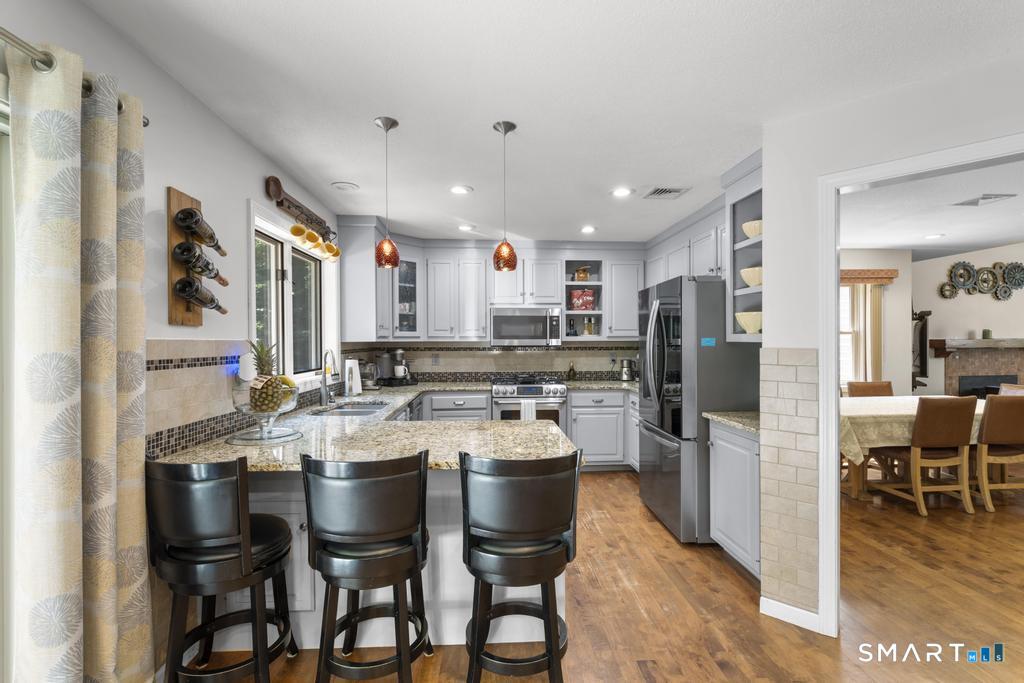 2 Brickham Way Burlington CT 06013