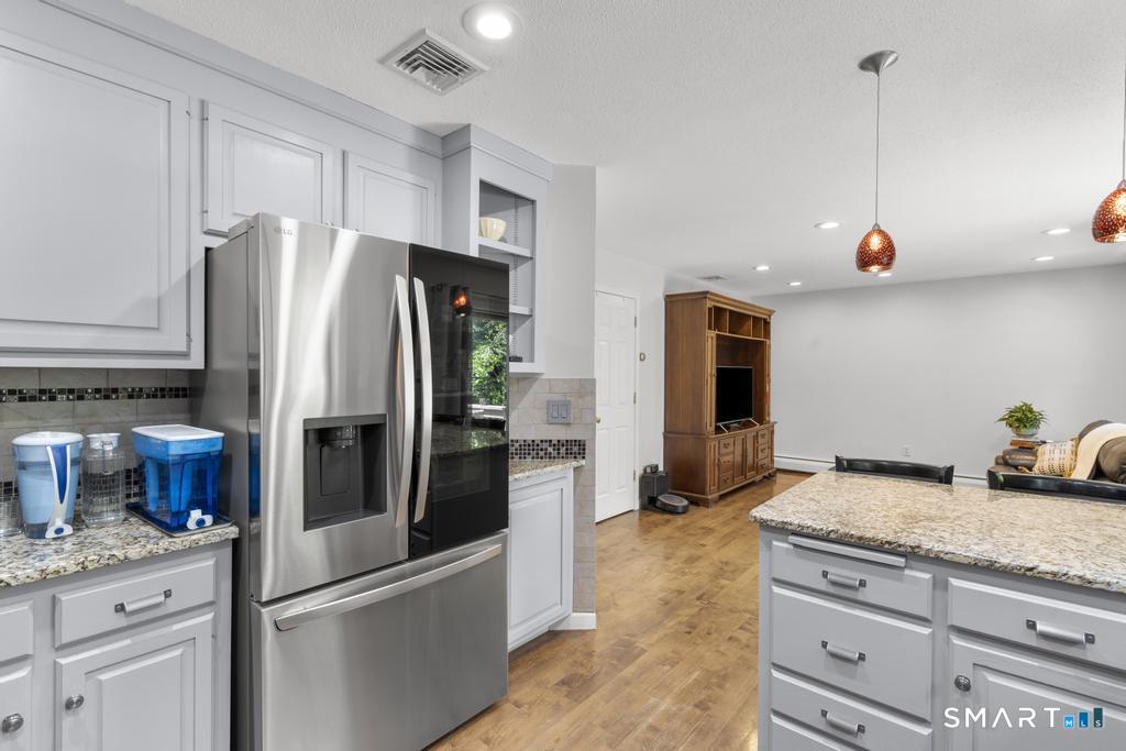 2 Brickham Way Burlington CT 06013