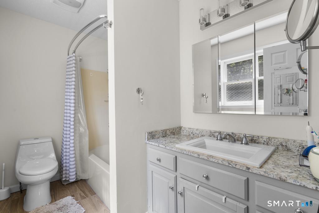 2 Brickham Way Burlington CT 06013