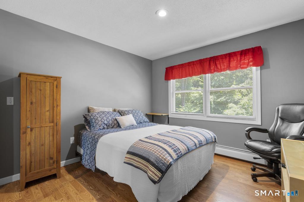 2 Brickham Way Burlington CT 06013