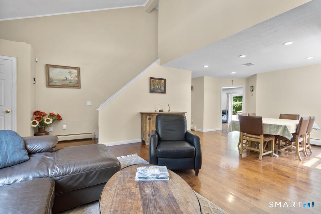 2 Brickham Way Burlington CT 06013
