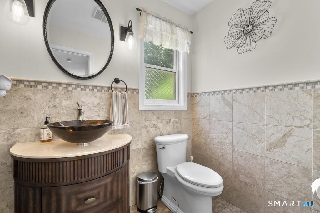 2 Brickham Way Burlington CT 06013