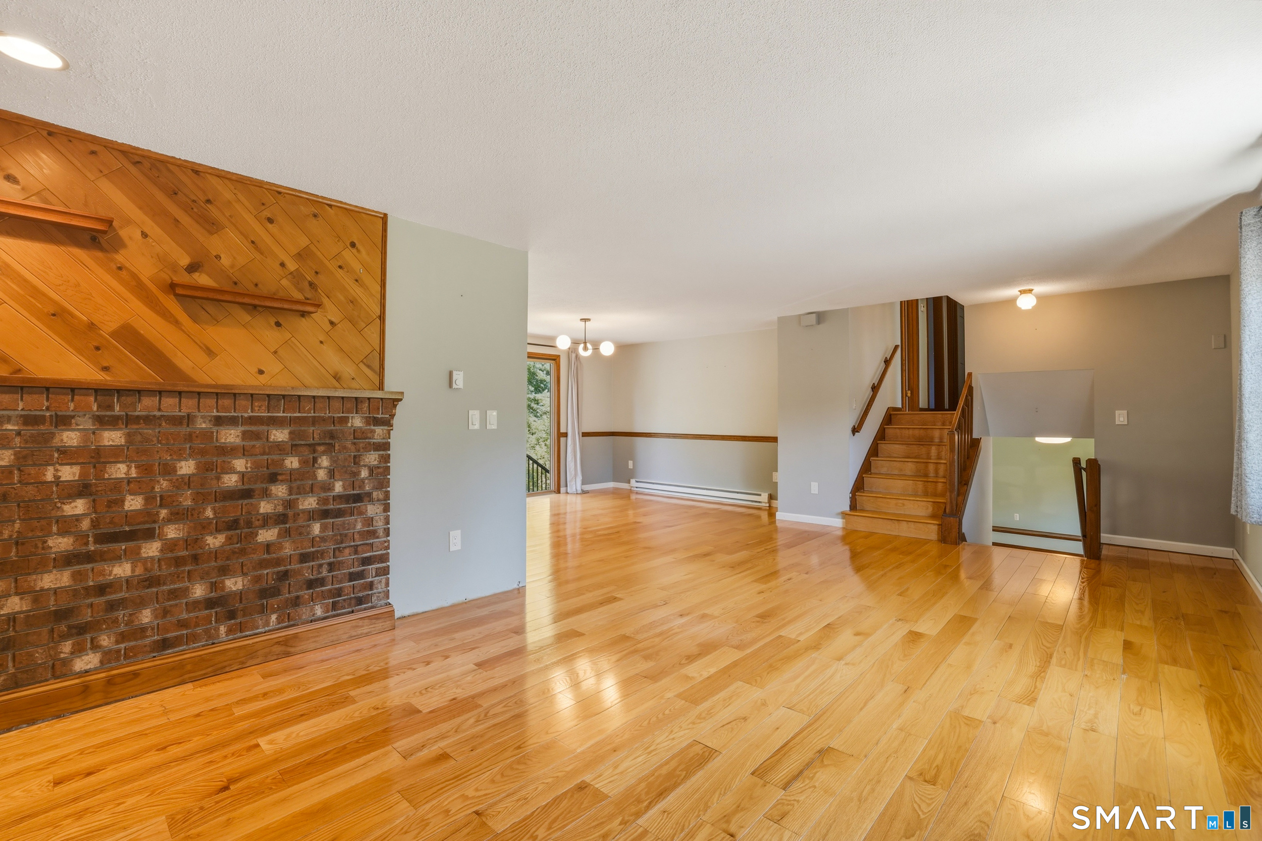 82 Lake Garda Drive Farmington CT 06085