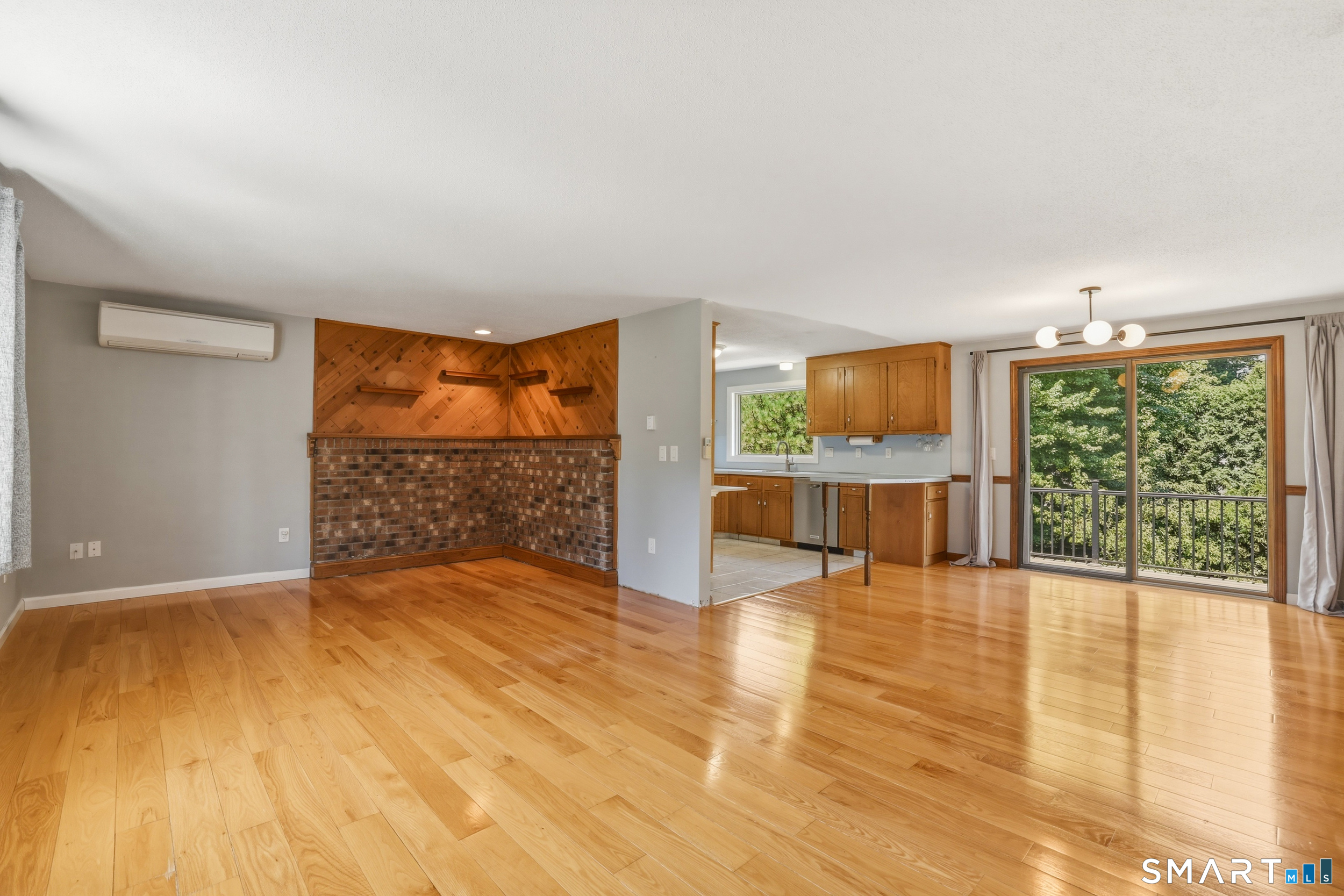 82 Lake Garda Drive Farmington CT 06085