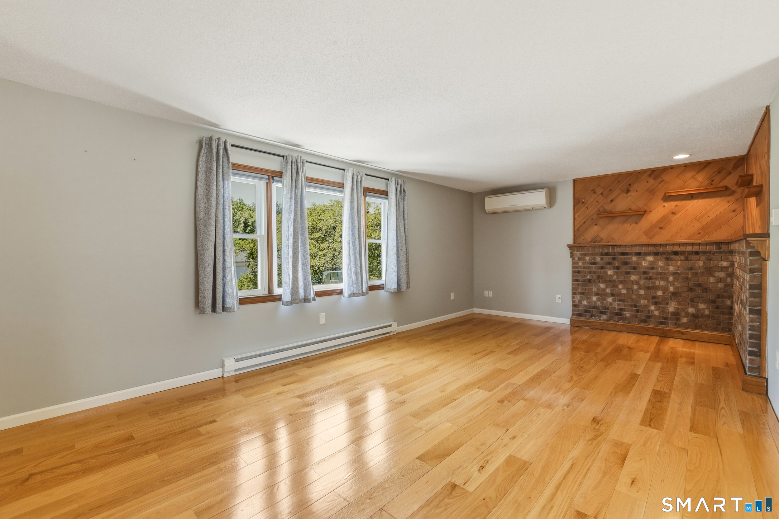 82 Lake Garda Drive Farmington CT 06085
