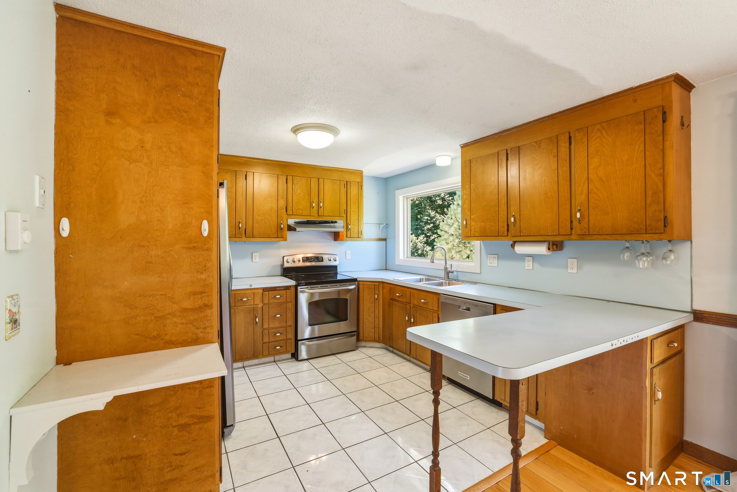82 Lake Garda Drive Farmington CT 06085