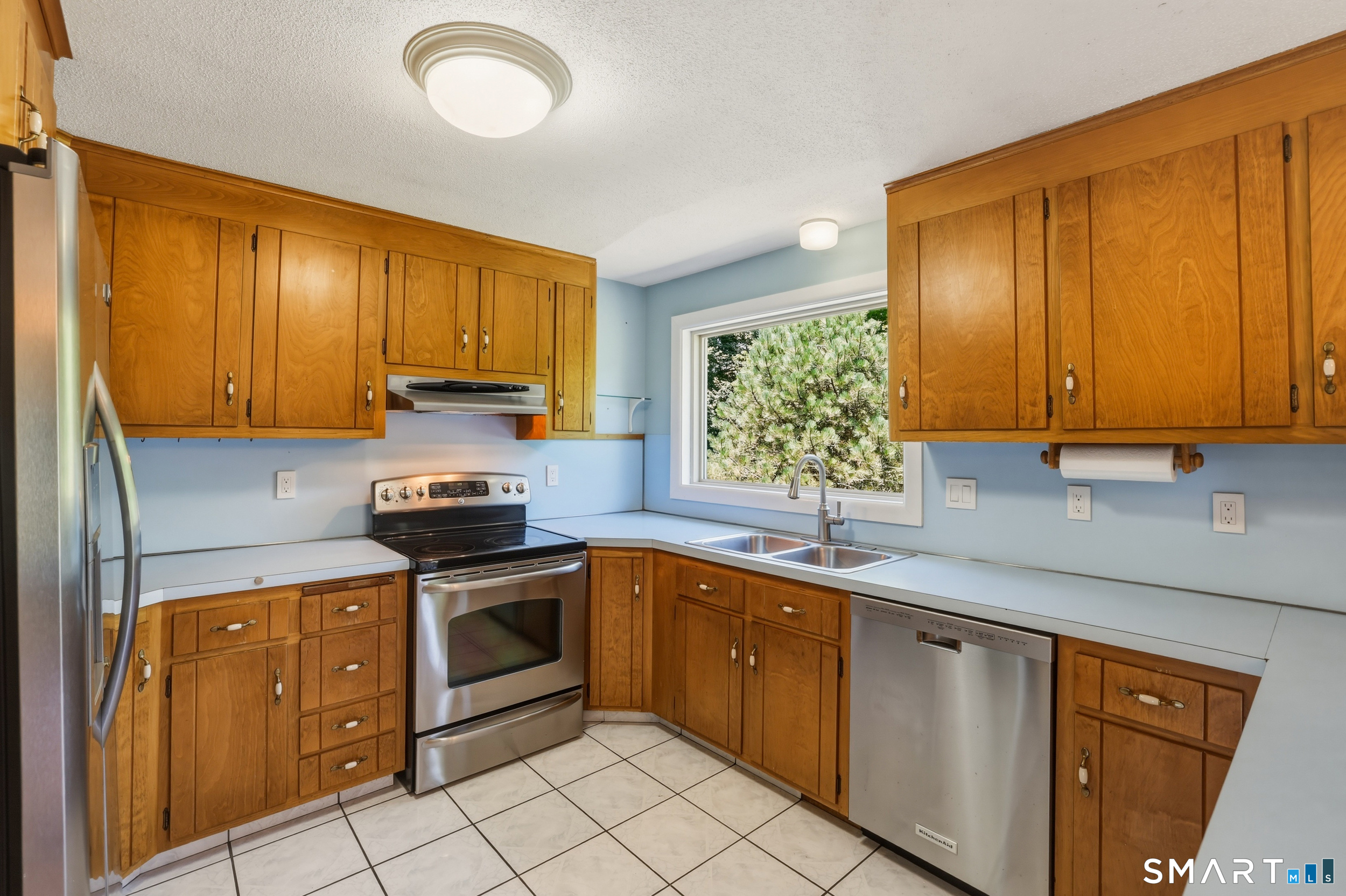 82 Lake Garda Drive Farmington CT 06085