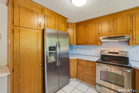 82 Lake Garda Drive Farmington CT 06085