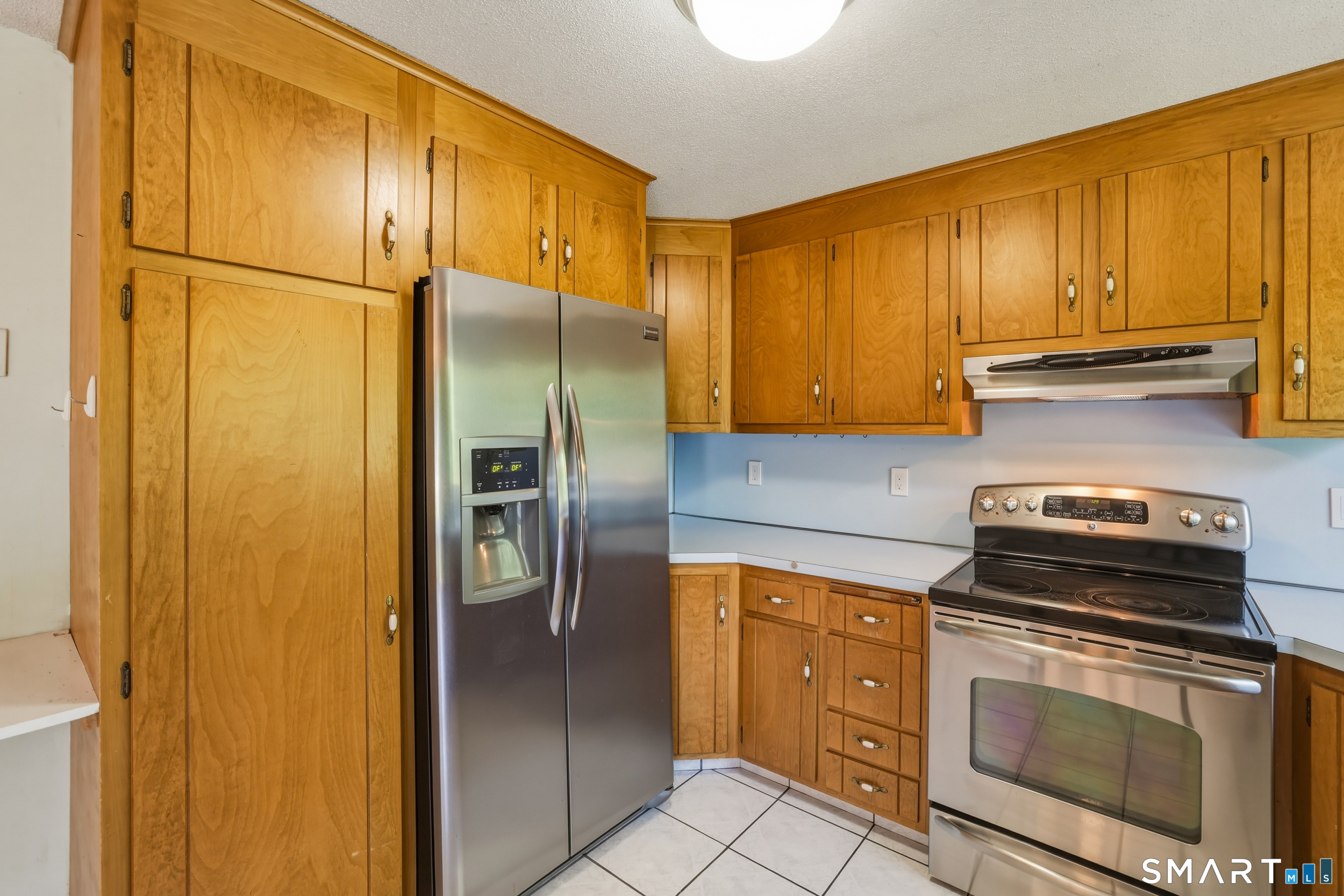 82 Lake Garda Drive Farmington CT 06085