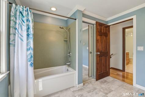 82 Lake Garda Drive Farmington CT 06085