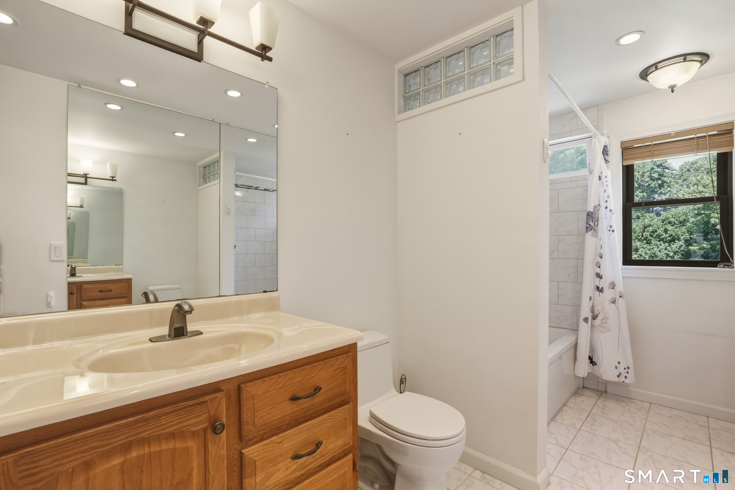 82 Lake Garda Drive Farmington CT 06085