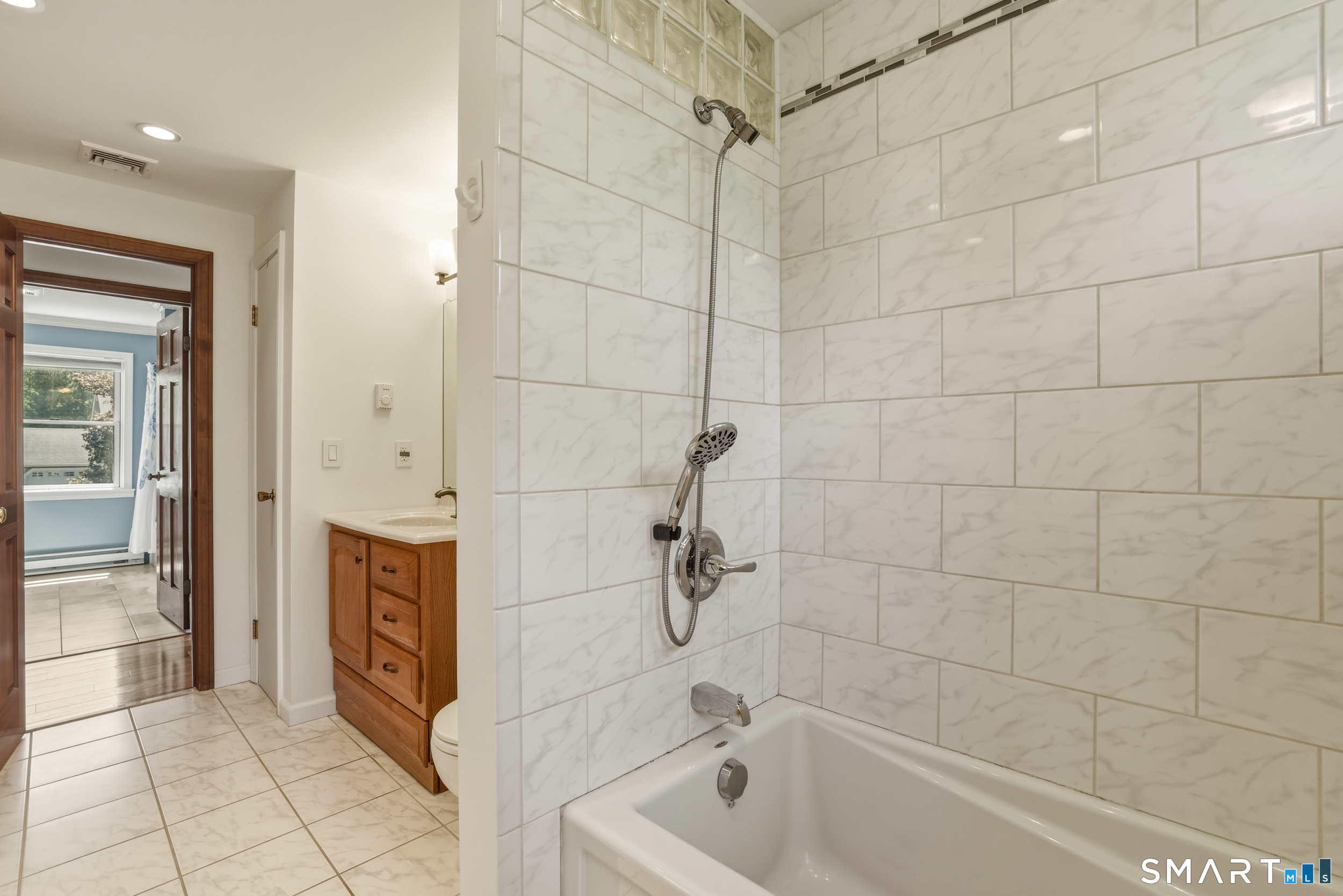 82 Lake Garda Drive Farmington CT 06085