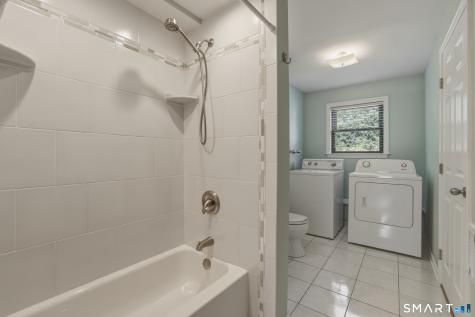 82 Lake Garda Drive Farmington CT 06085
