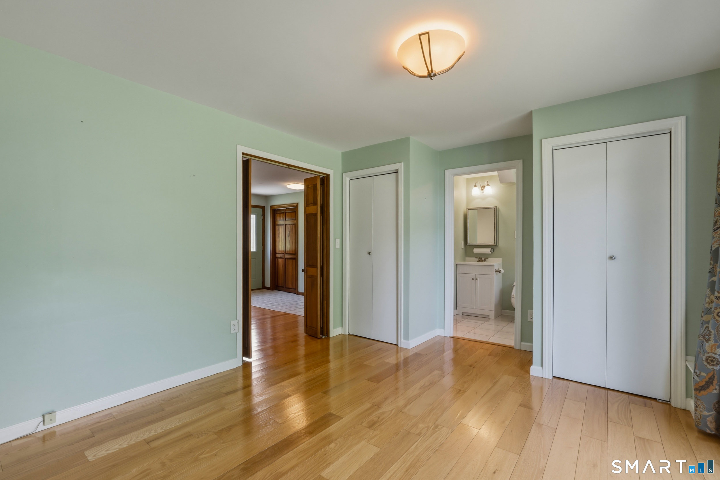 82 Lake Garda Drive Farmington CT 06085