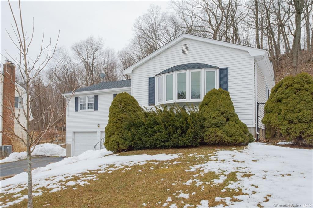 130 Lamplighter Lane Newington CT 06111