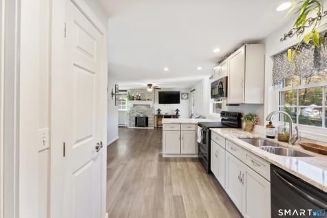 32 Pomfret Road Brooklyn CT 06234