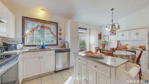 13 Dakota Trail Bristol CT 06010