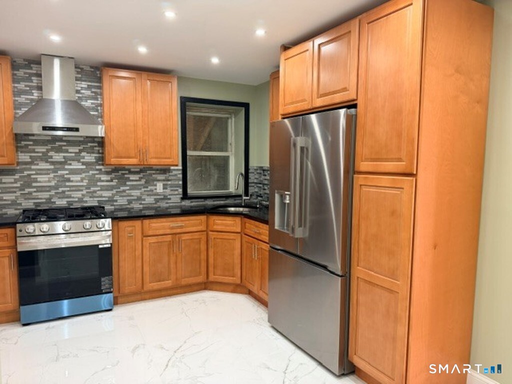774 Hamilton Avenue Waterbury CT 06706