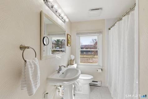 17 Pioneer Drive Enfield CT 06082