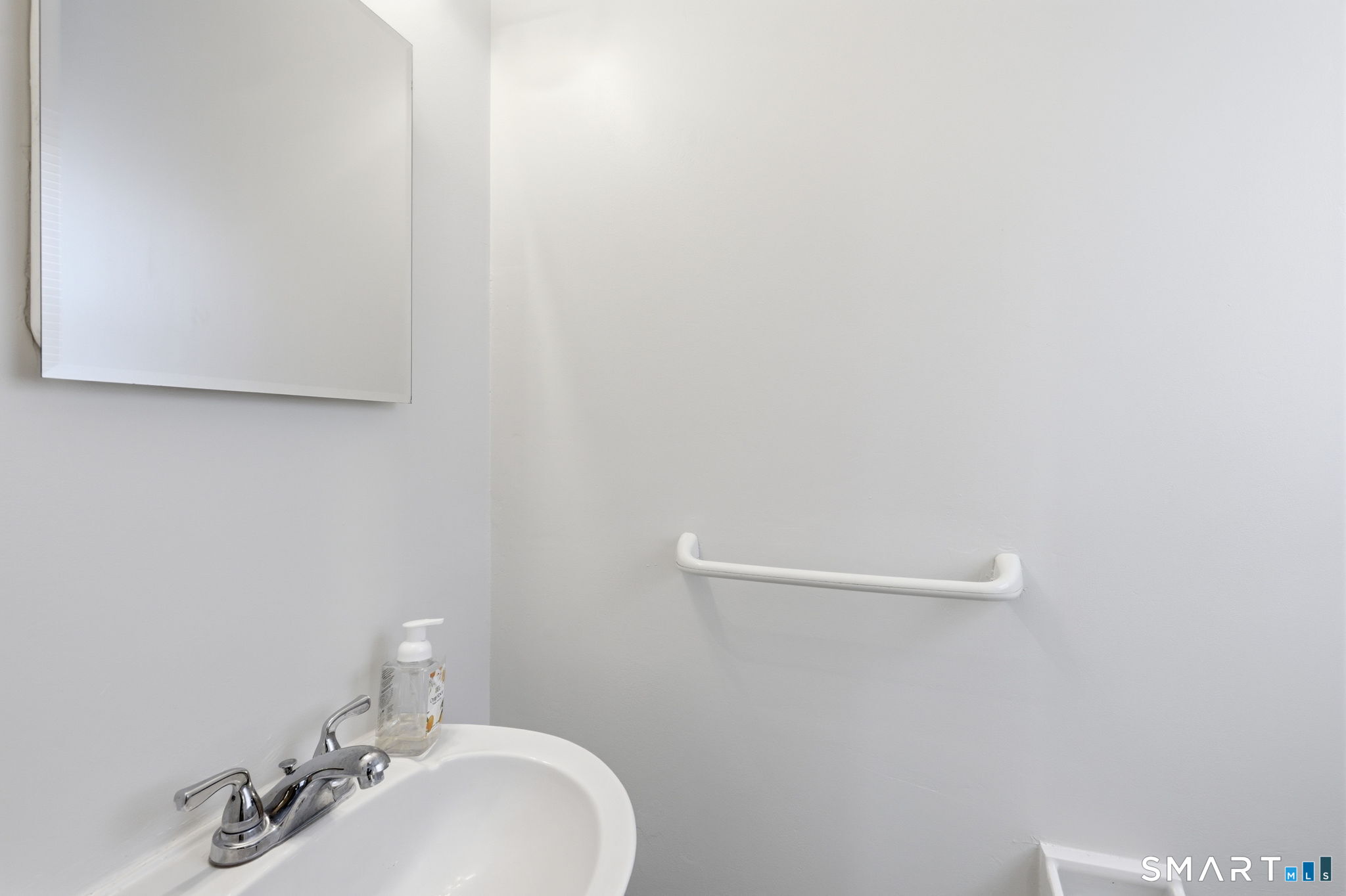 17 Pioneer Drive Enfield CT 06082