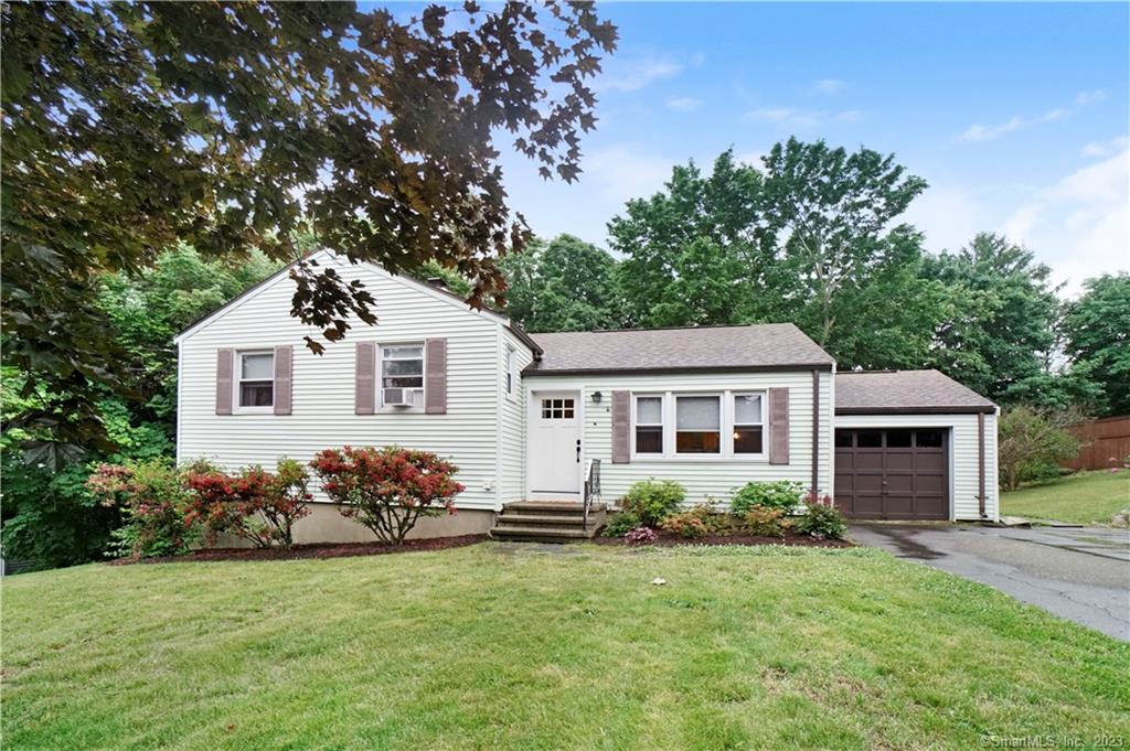 8 Woodvale Road Extension Branford CT 06405