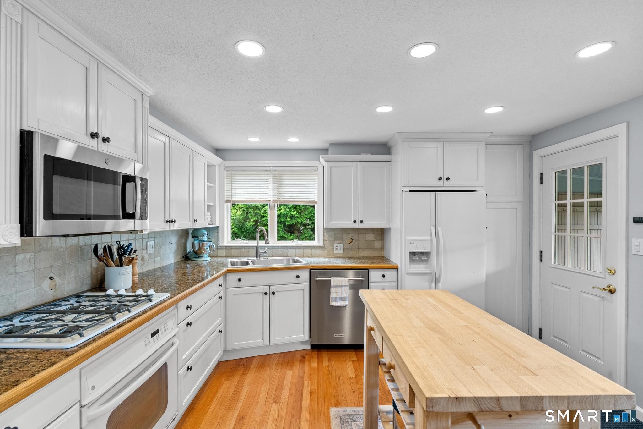 16 Clifton Avenue West Hartford CT 06107