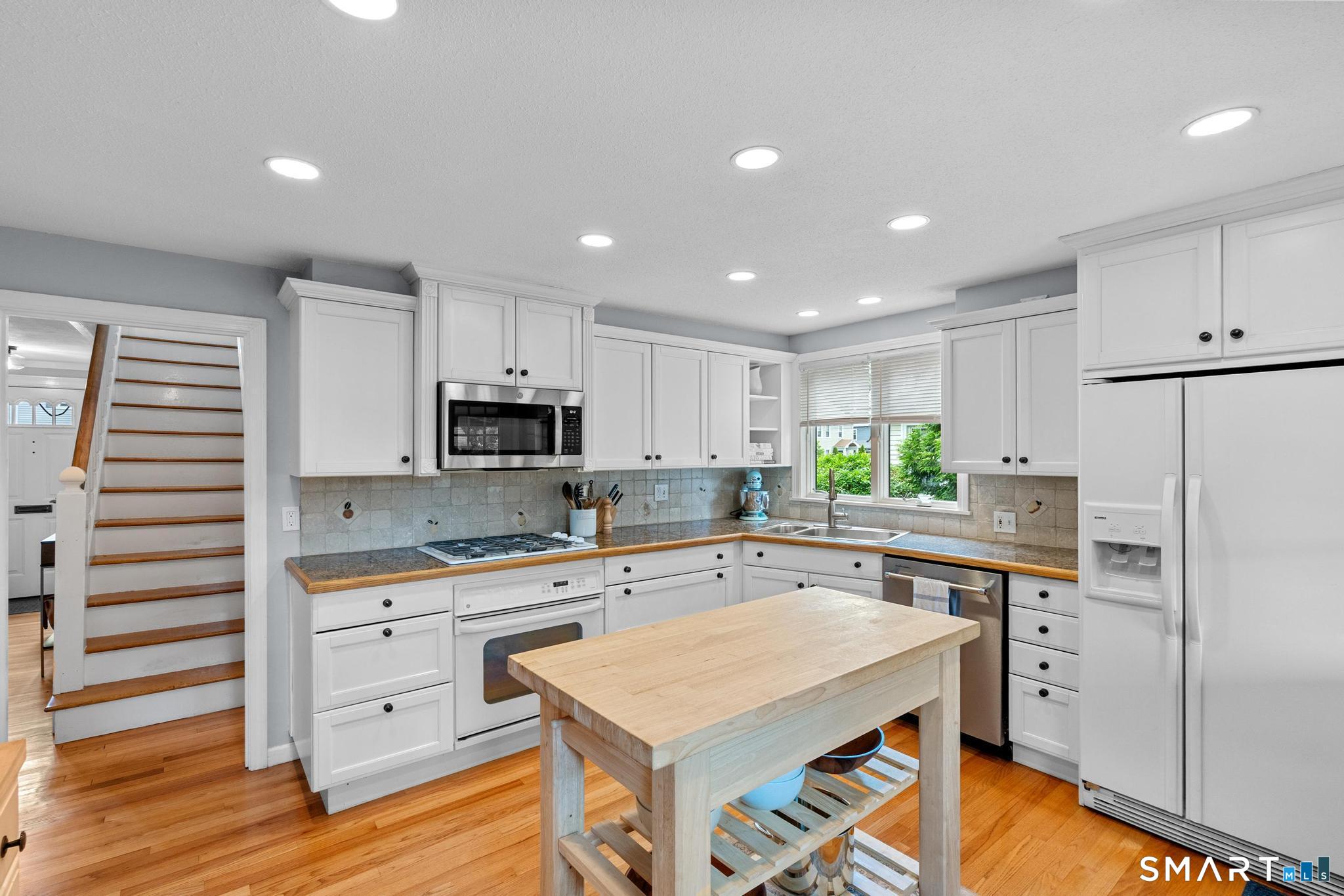 16 Clifton Avenue West Hartford CT 06107