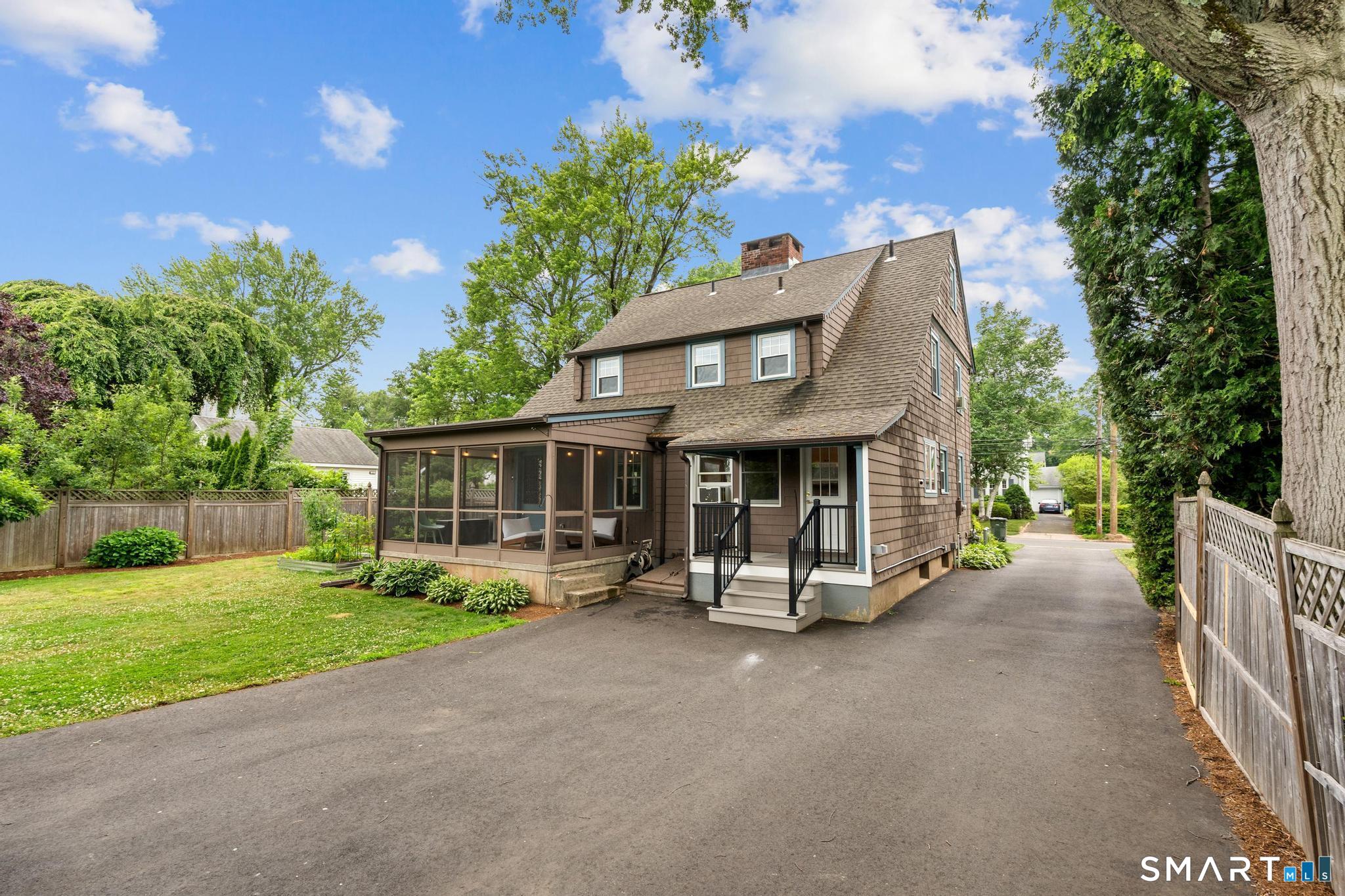 16 Clifton Avenue West Hartford CT 06107