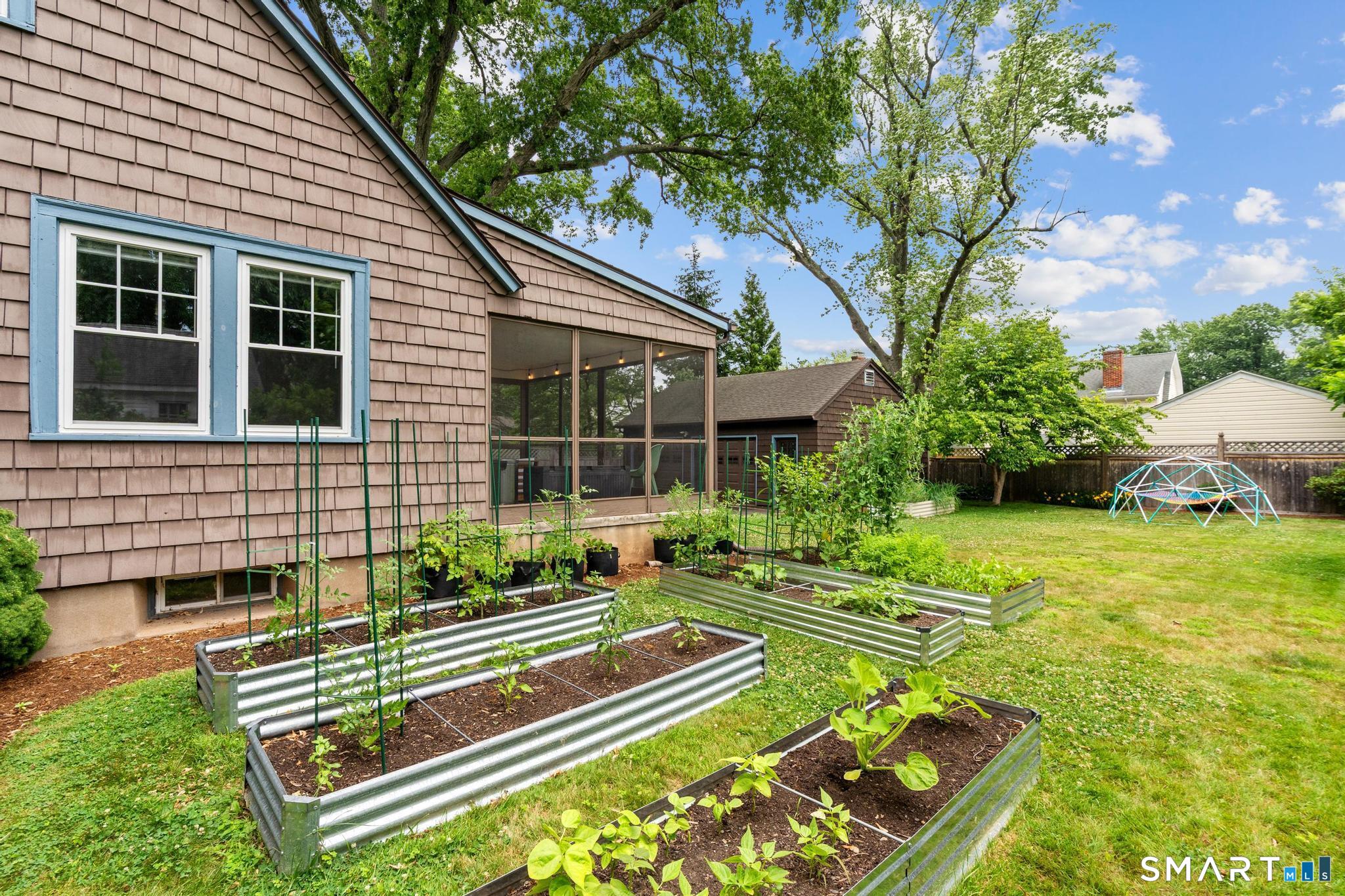 16 Clifton Avenue West Hartford CT 06107