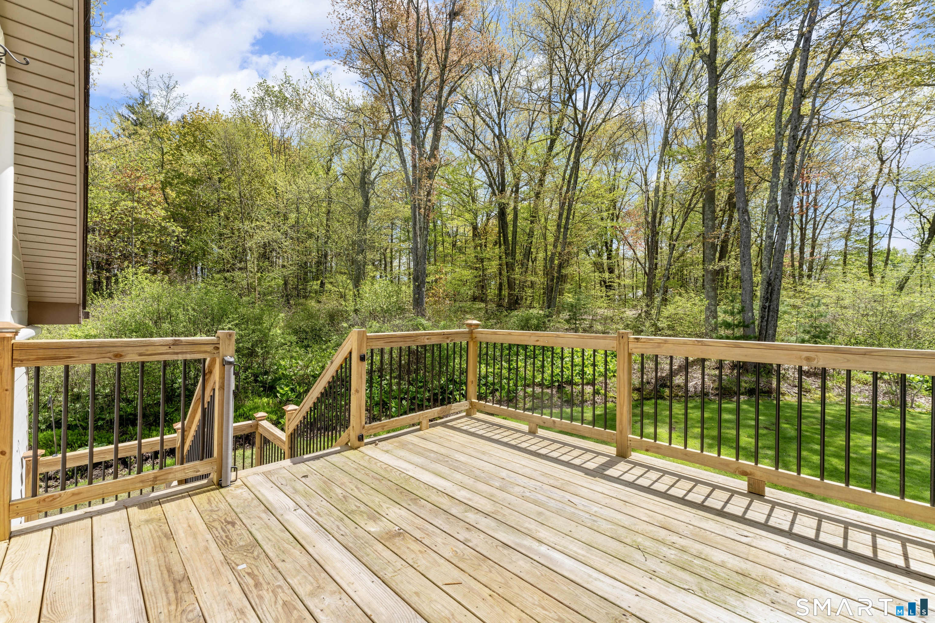 500 Thrall Avenue Suffield CT 06078