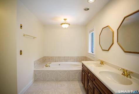25 Stony Ridge Road Norwich CT 06360