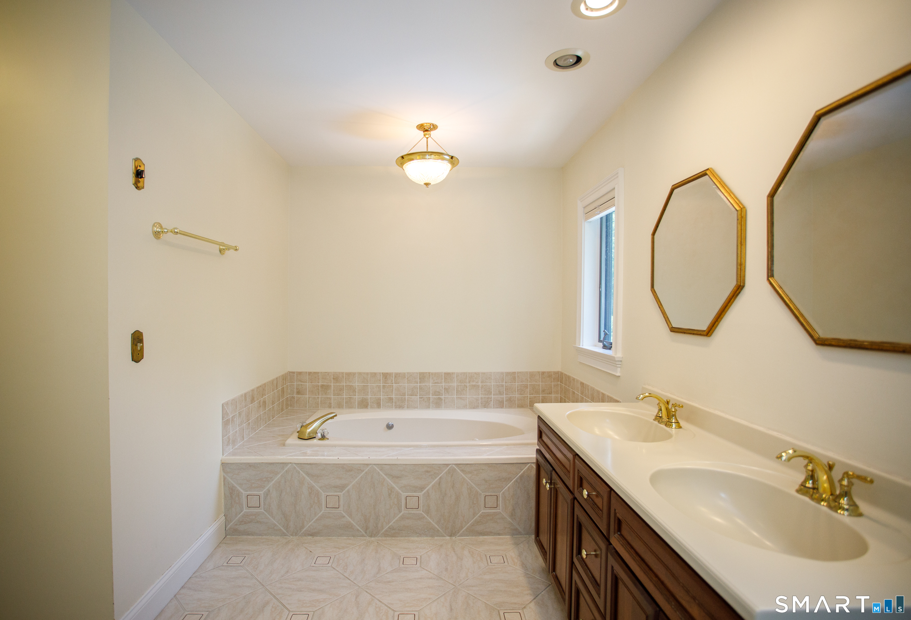 25 Stony Ridge Road Norwich CT 06360