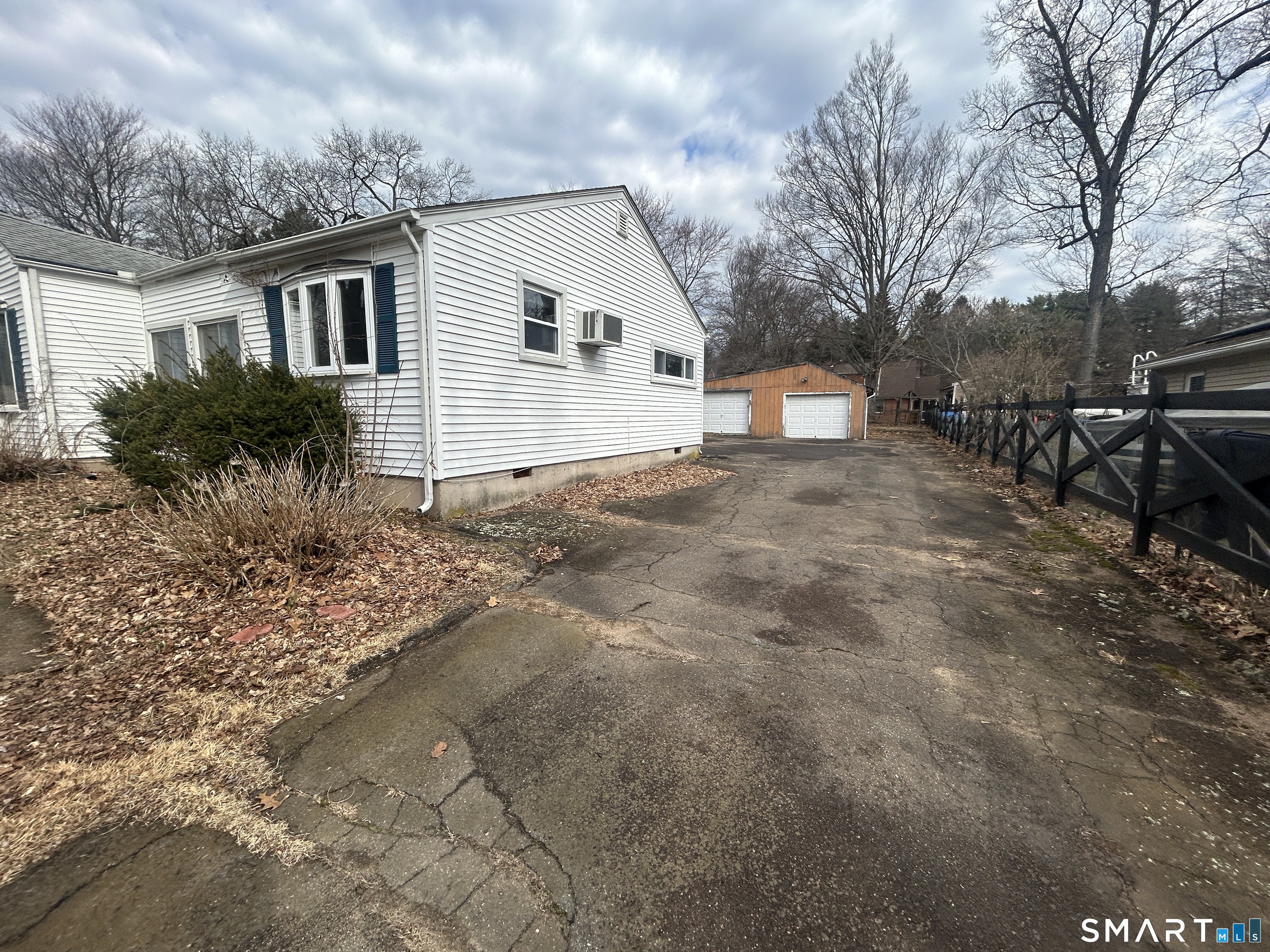 13 Jubrey Lane Windsor Locks CT 06096
