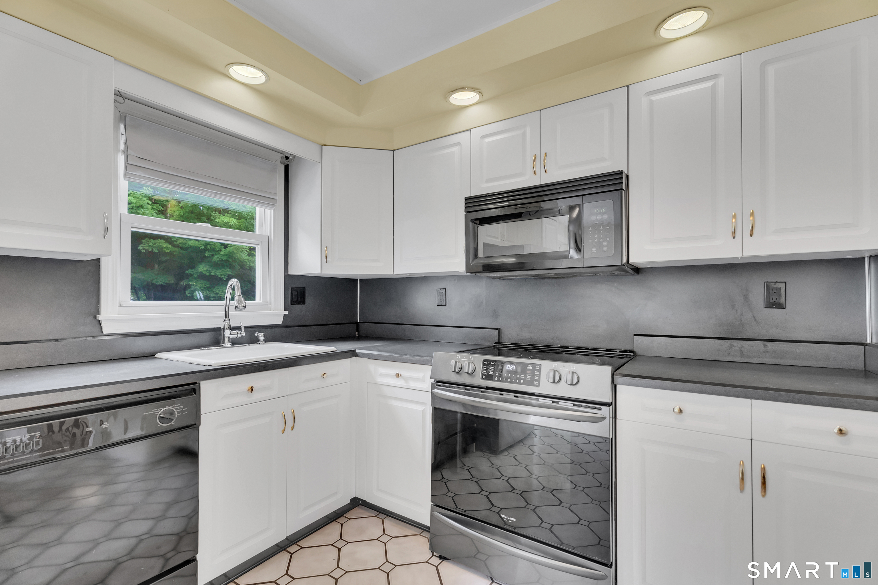 1144 Long Hill Road Guilford CT 06437