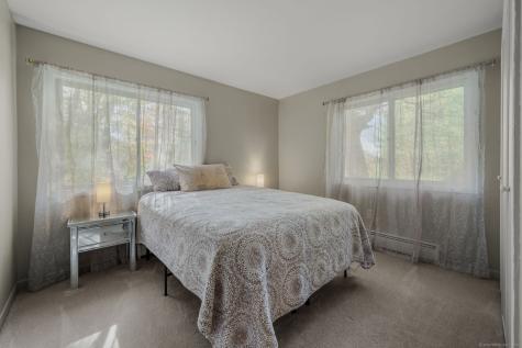 15 Goulart Drive Bozrah CT 06334