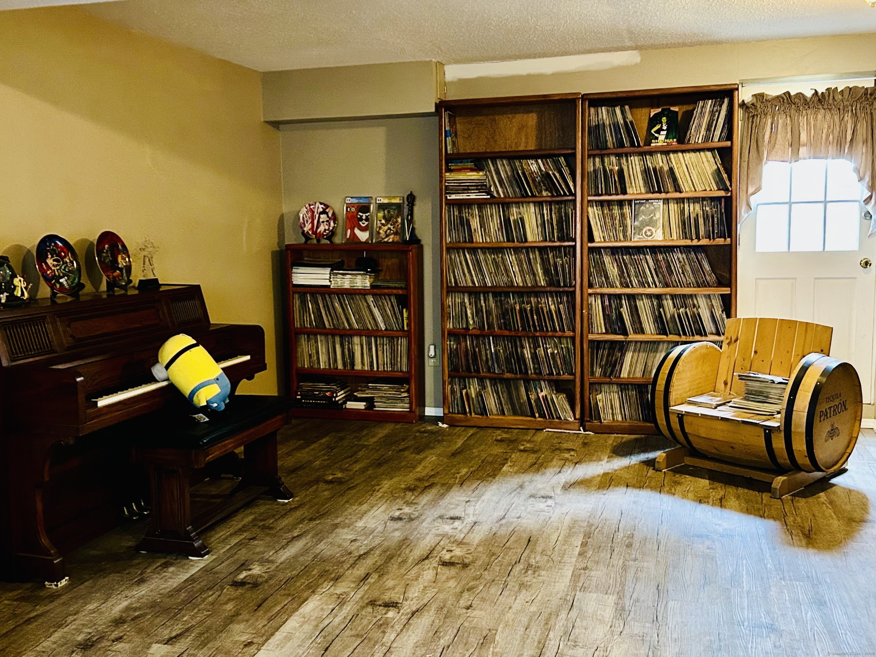 15 Oxford Lane Cromwell CT 06416