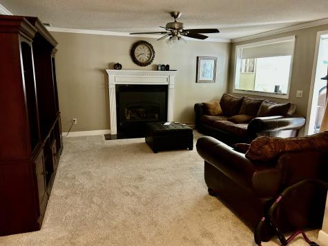 15 Oxford Lane Cromwell CT 06416