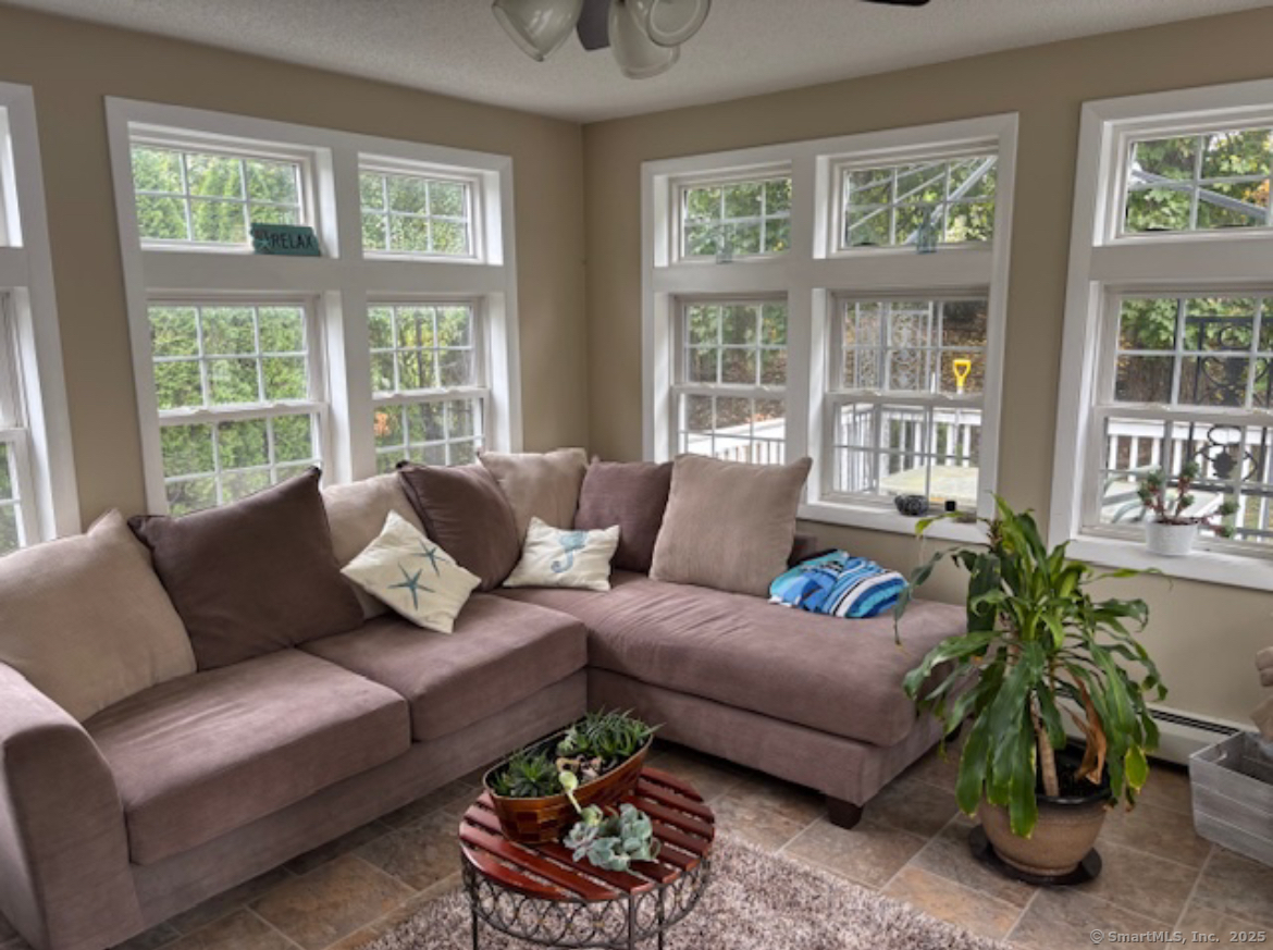 15 Oxford Lane Cromwell CT 06416