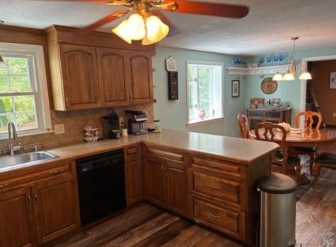 15 Oxford Lane Cromwell CT 06416