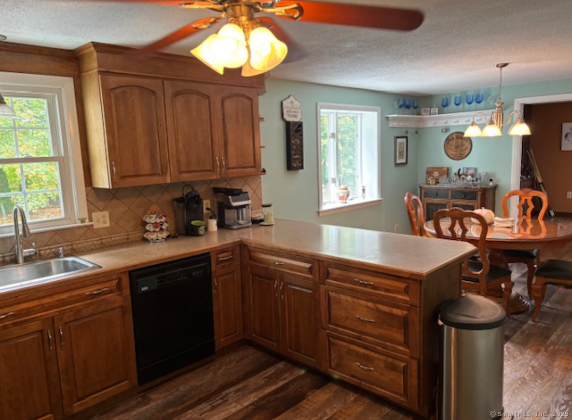 15 Oxford Lane Cromwell CT 06416