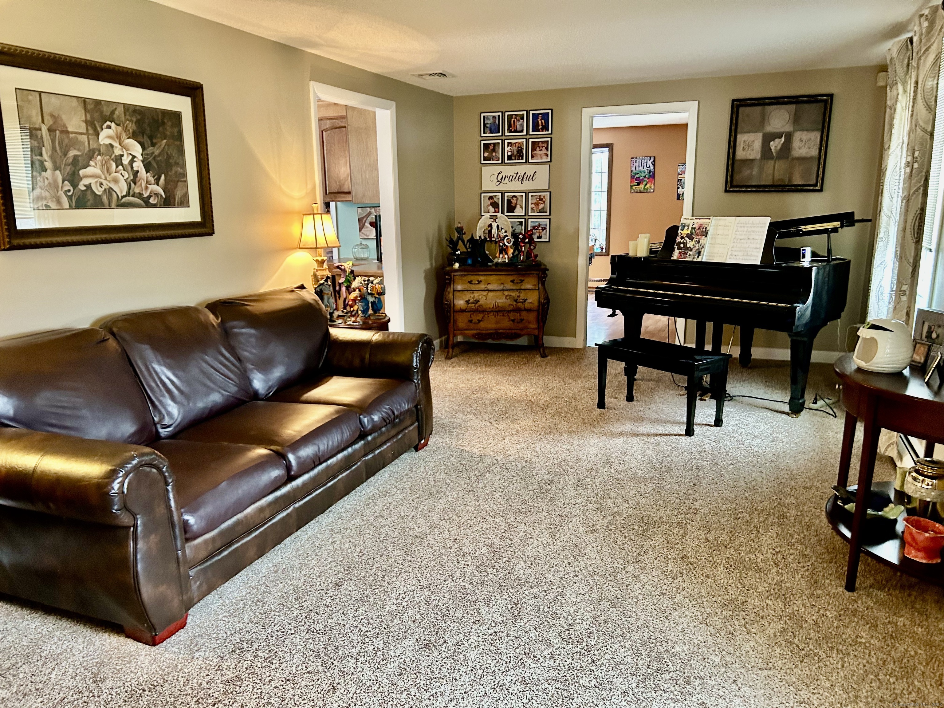 15 Oxford Lane Cromwell CT 06416