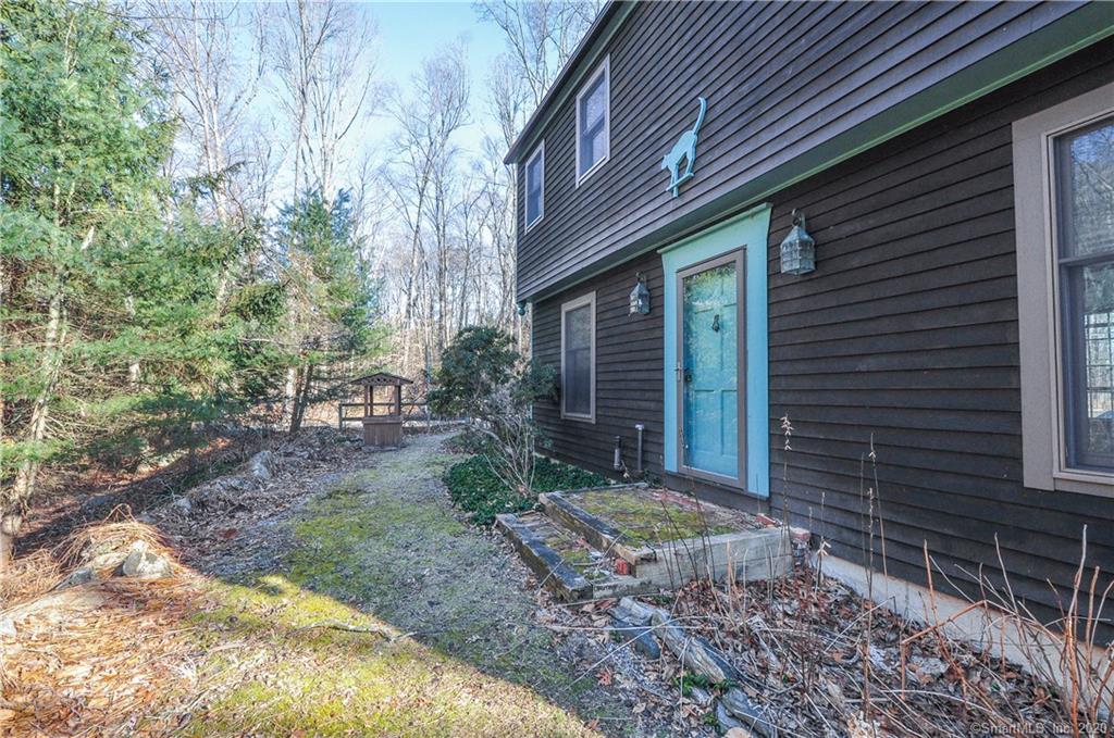 8 White Gate Road Oxford CT 06478