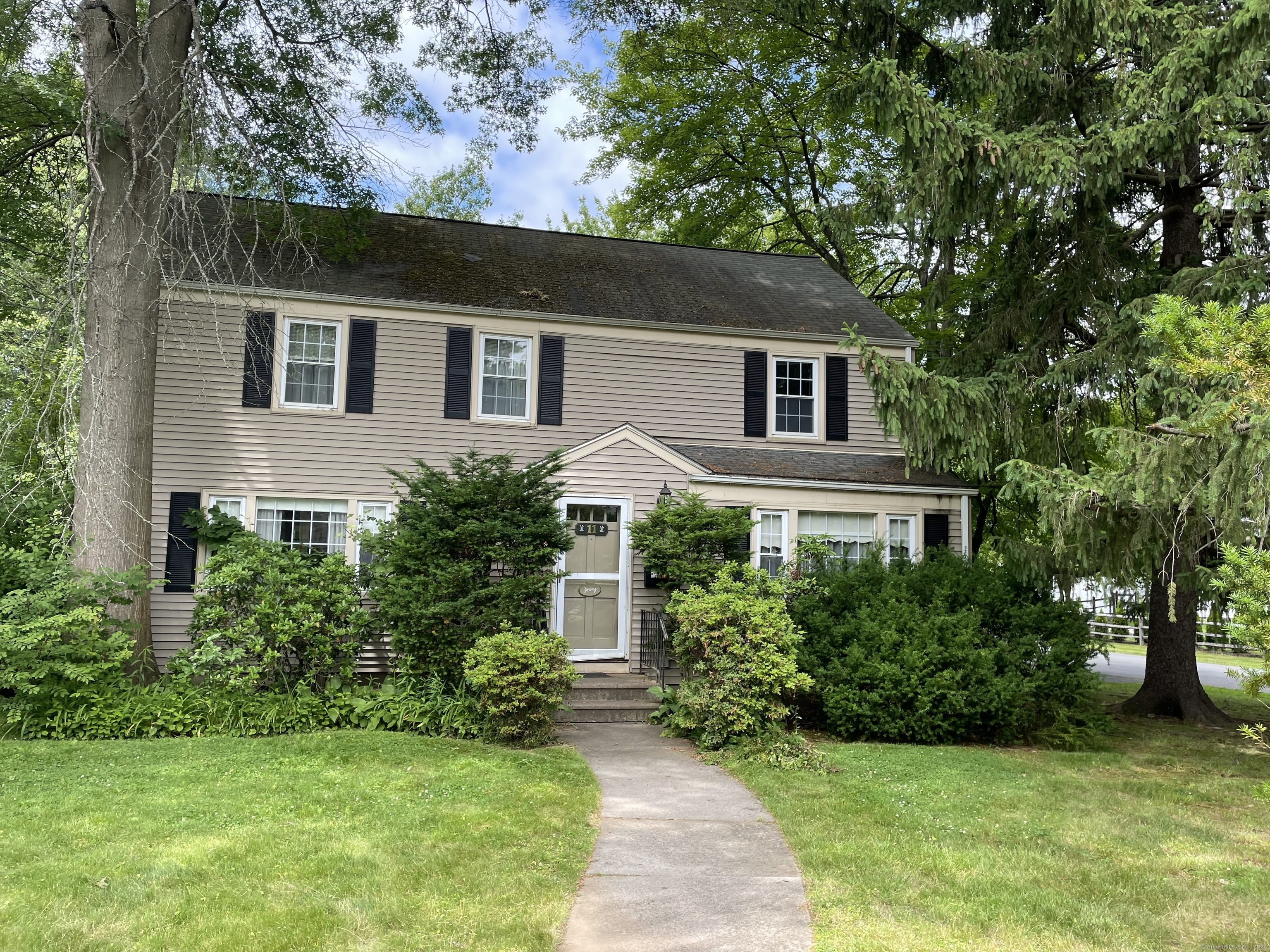 11 Tecumseh Road West Hartford CT 06117