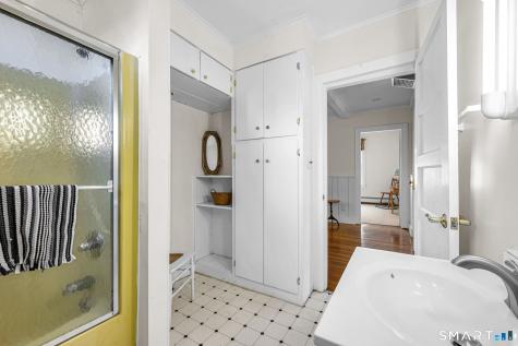 24 West Shore Drive Enfield CT 06082