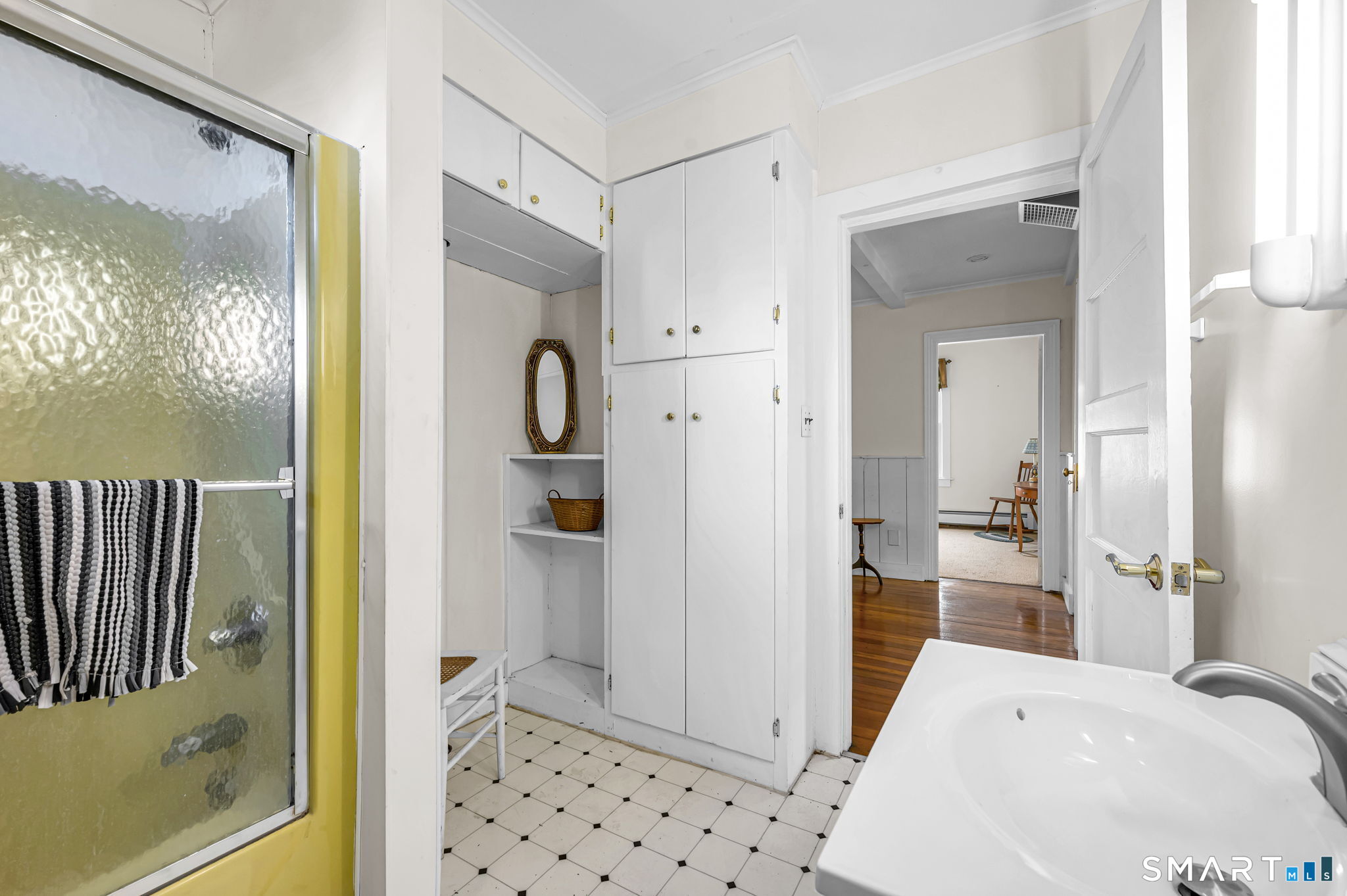 24 West Shore Drive Enfield CT 06082